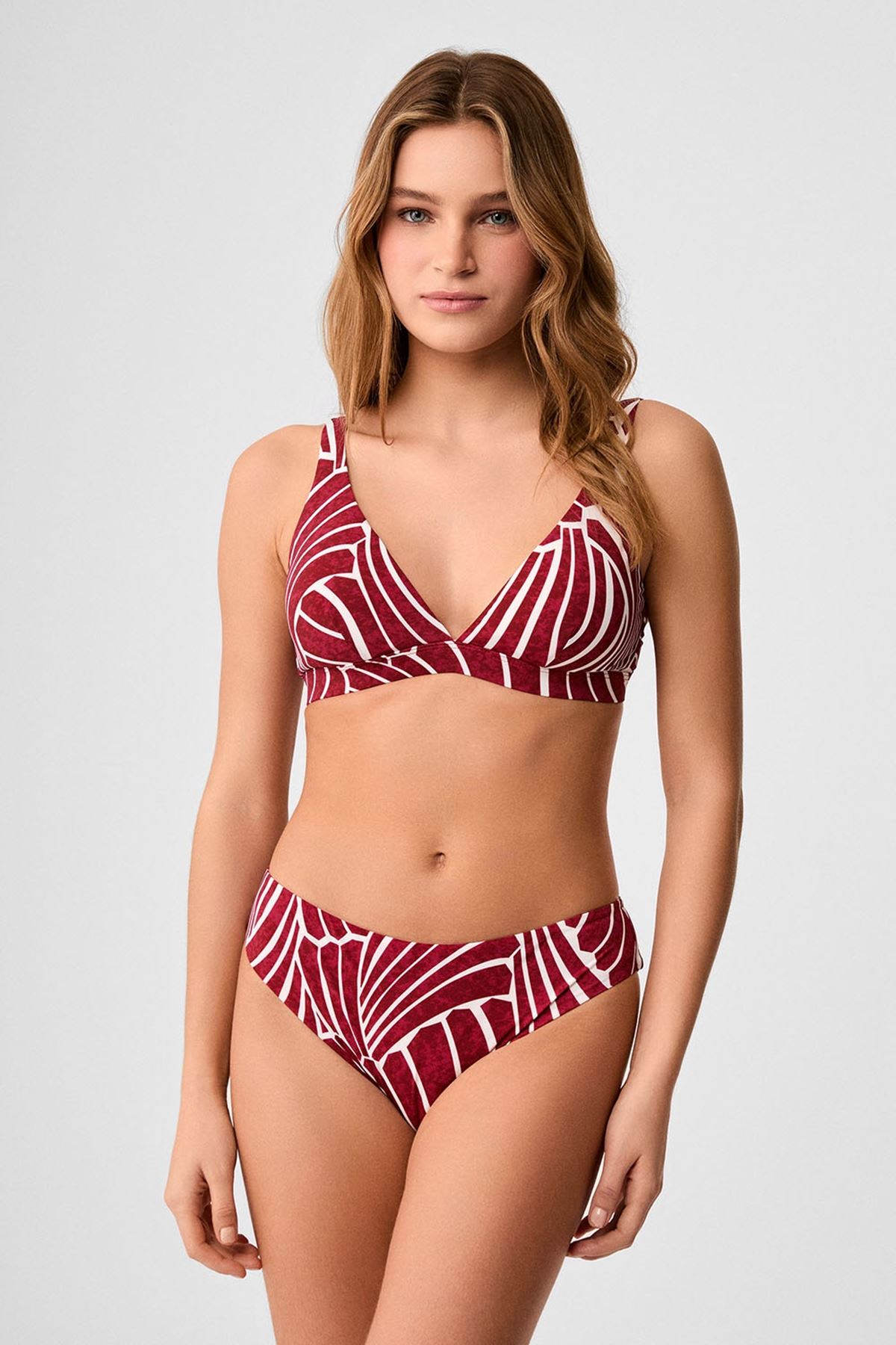 Kom Repali Desenli Üçgen Bikini Takımı Vişne