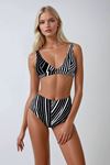 Kom Saule Çizgi Desenli Üçgen Bikini Siyah